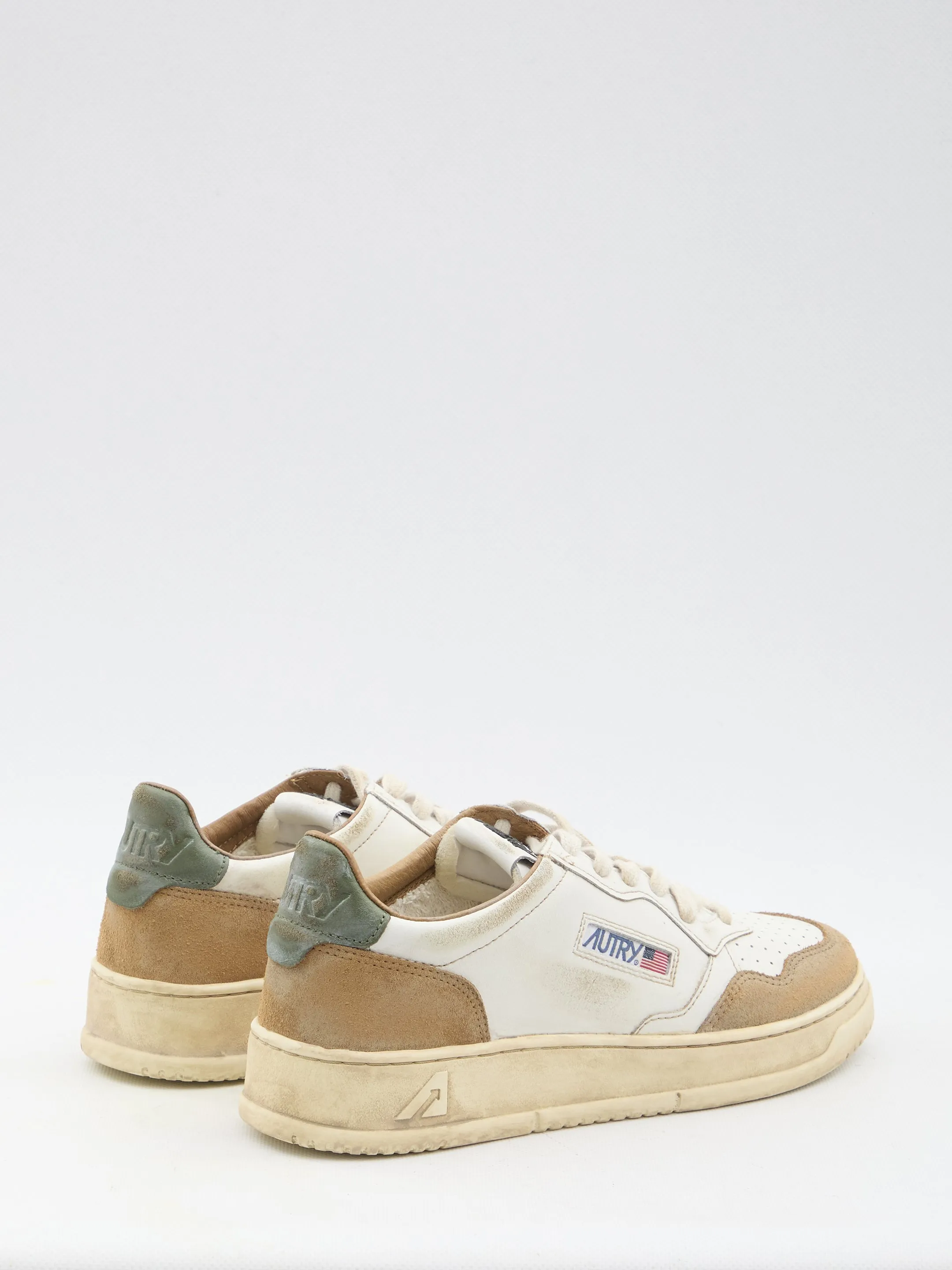 Autry Super Vintage Low Top Sneakers in White