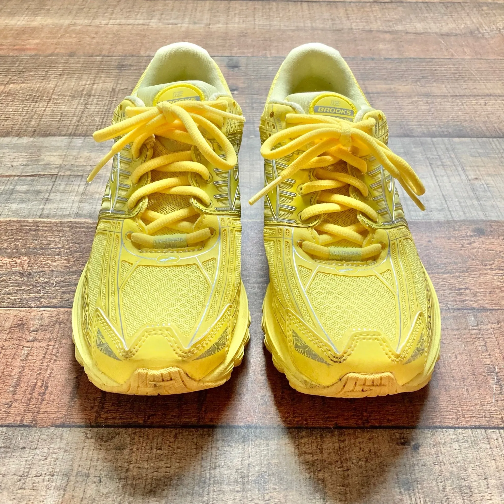 Brooks Clycern 12 Neon Yellow Sneakers- Size 7.5