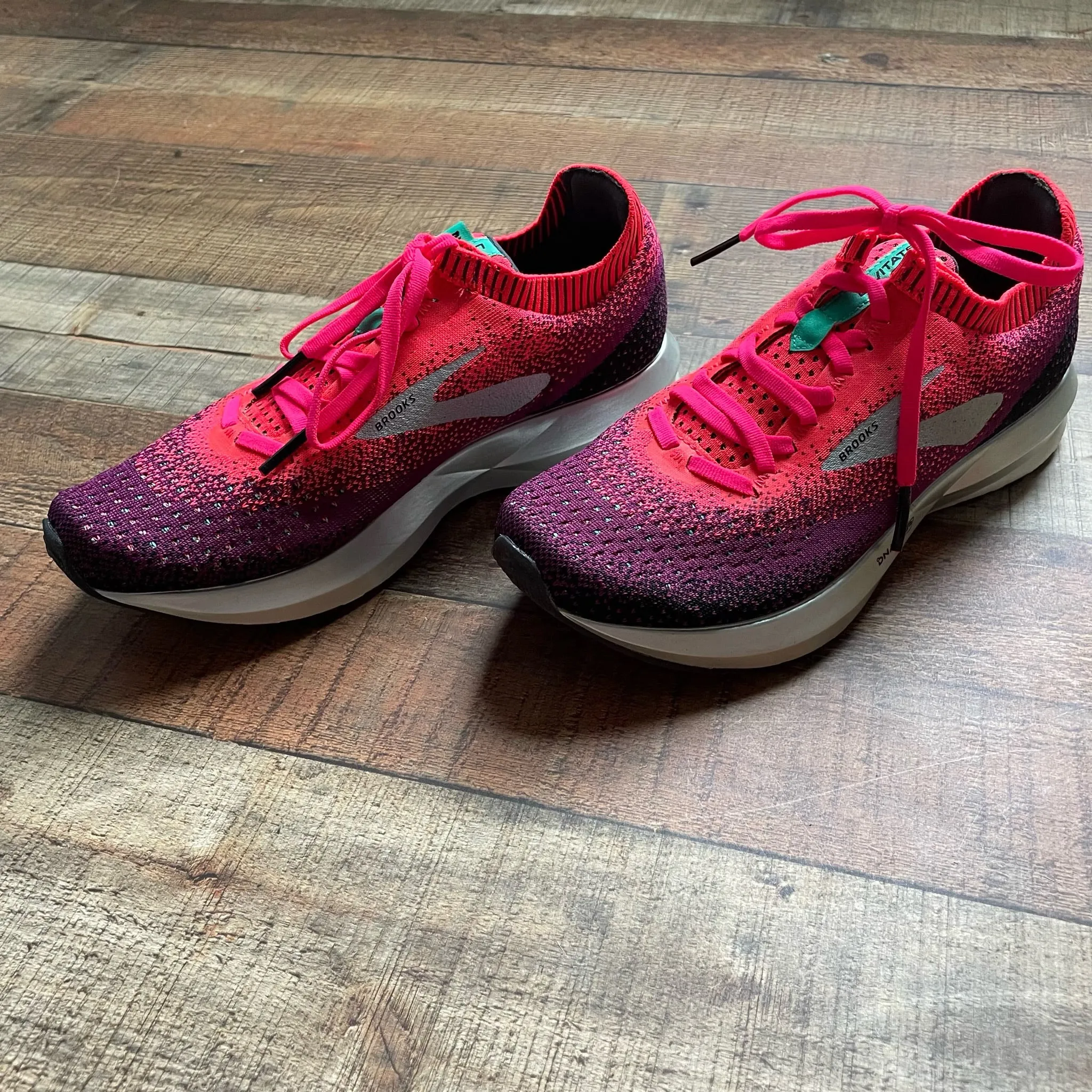 Brooks Levitate 2 Hot Pink/Purple Sneakers- Size 8 (BRAND NEW CONDITION)