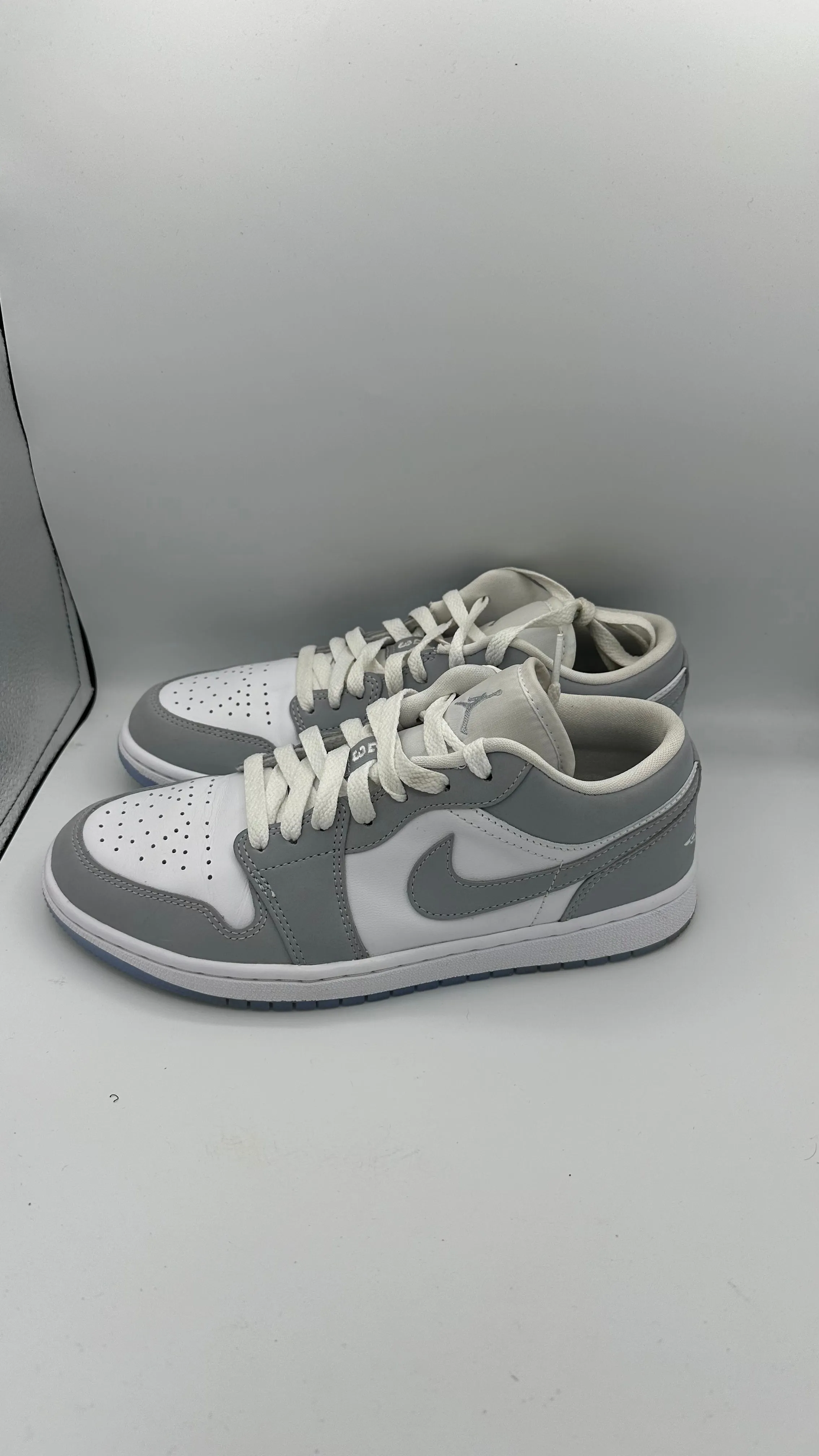 PRE LOVED - JORDAN 1 LOW WOLF GREY (WOMEN'S)